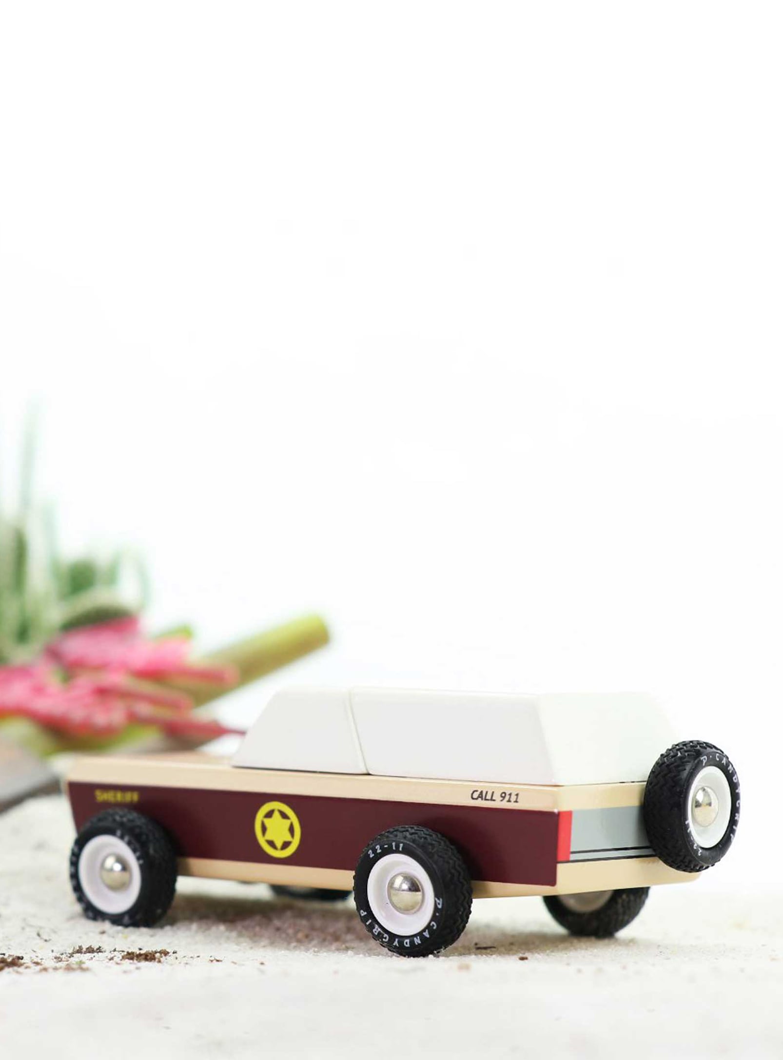 Lone Sheriff, wooden toy car by Candylab – Nüspace