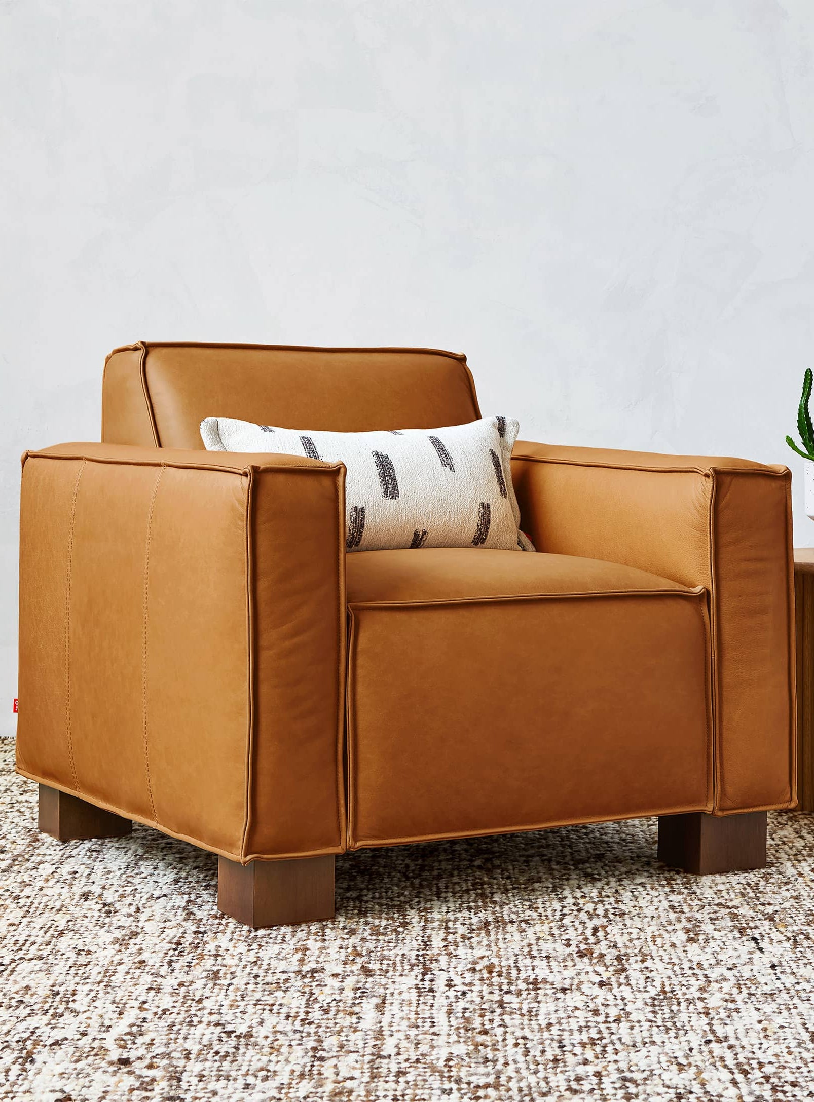 Cabot: Leather armchair Gus* Modern – Nüspace