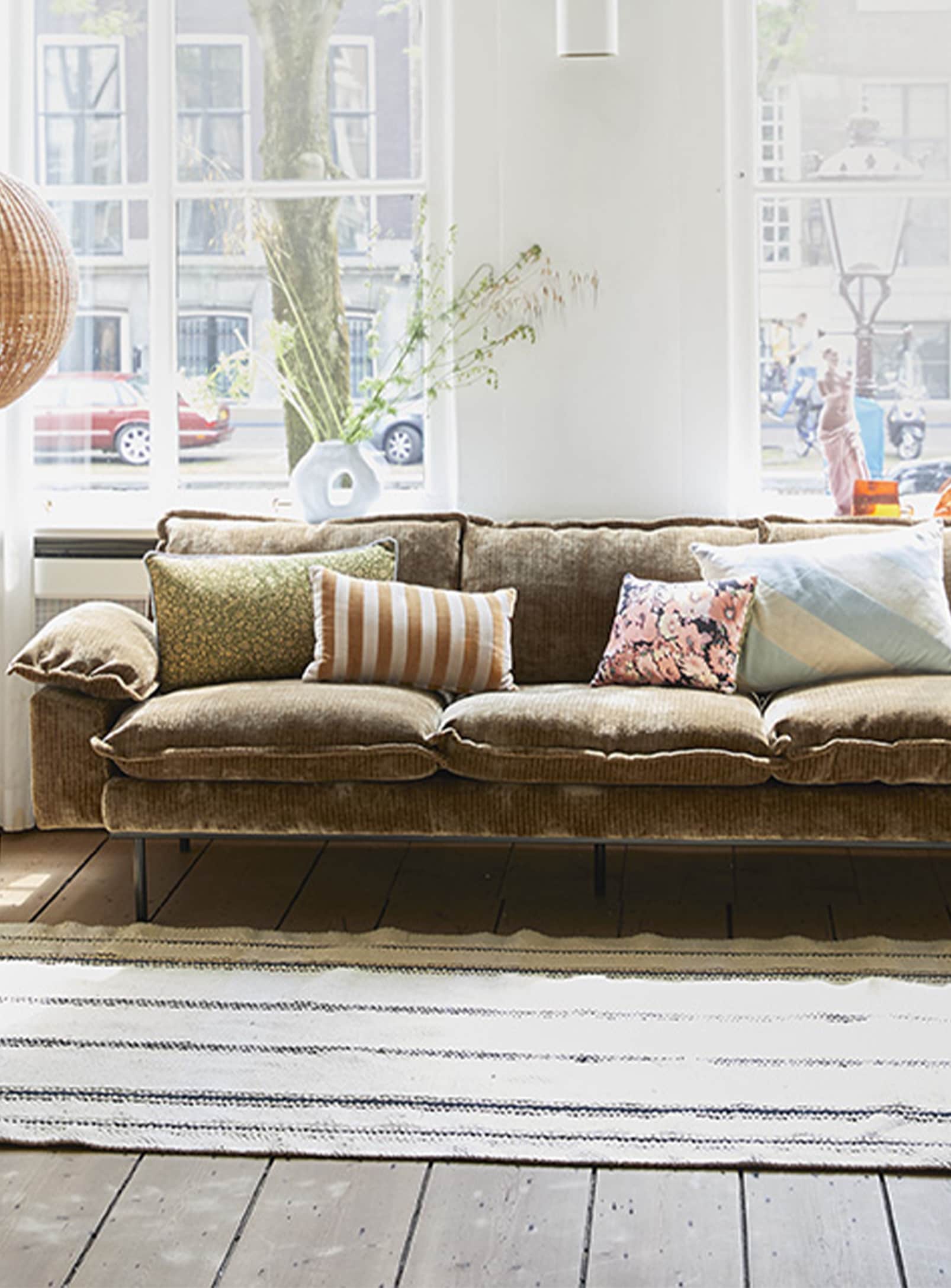 Retro : Sofa 4 places en velours ou lin - HKliving – Nüspace