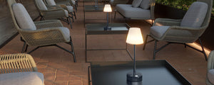 La lampe Lola Slim 30 de Newgarden : le best-seller en Europe grâce à son design unique et son système LED RVB. Ajoutez sophistication et praticité à votre éclairage de table.