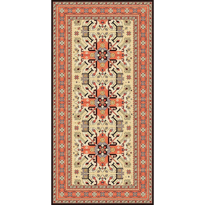 Adama Alma Mullah, tapis plat à motif d’une épaisseur de 5 mm, en vinyle, orange