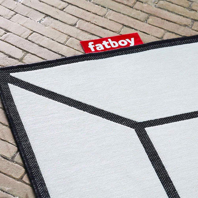 Le nom de ce tapis de Fatboy, Carpretty, dit tout : c'est un tapis, et il est joli. La structure tissée à plat crée un look confortable et chic, avec un côté cool