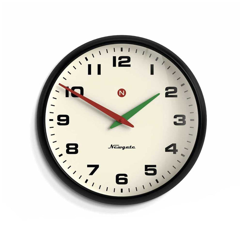 Plongez dans le passé avec Superstore de Newgate : une horloge murale inspirée des anciennes horloges de cuisine et d&
