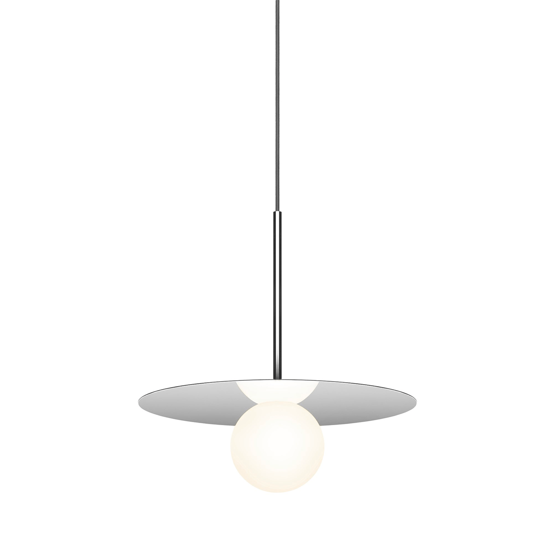 Pablo Designs Bola Disc, lampe suspendue LED avec un globe en verre et un abat-jour en forme de disque, en aluminium, chrome, 12ʼʼ