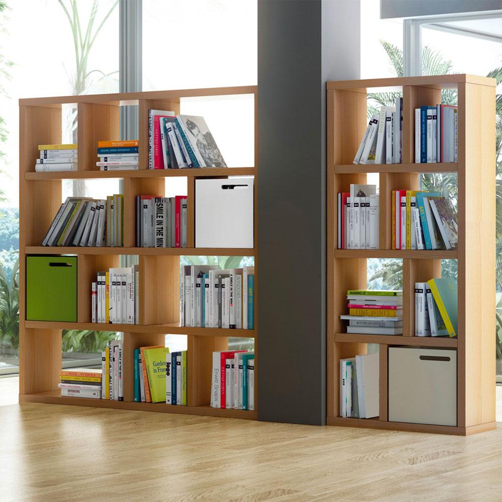 Le design géométrique de la bibliothèque Berlin 004 de Tema Home a été créé pour se fondre dans n'importe quel espace de vie ou bureau à domicile. Cette pièce polyvalente peut stocker bien plus que des livres.