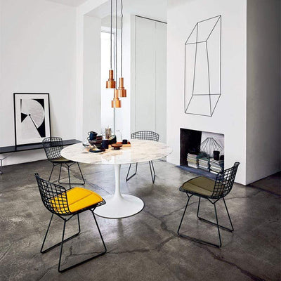 Découvrez notre collection de chaises à dîner chez Nüspace Mobilier. Conçues pour vos repas en famille ou entre amis, nos chaises allient style, matériaux et couleurs variés pour s'adapter parfaitement à votre salle à manger.