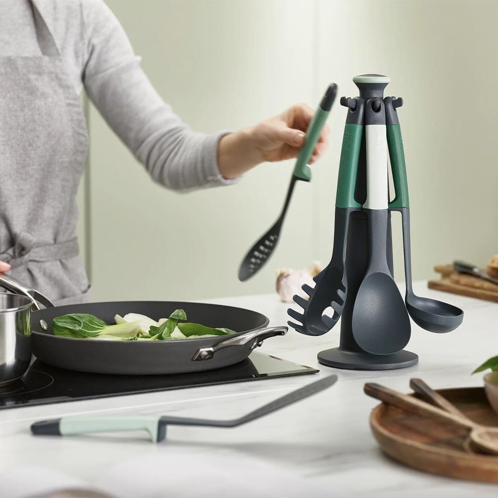 Découvrez chez Nüspace une gamme complète d'articles pour la cuisine : rangements astucieux, planches à découper, assaisonnements, et conservateurs. Trouvez tout ce dont vous avez besoin pour faciliter vos tâches culinaires !
