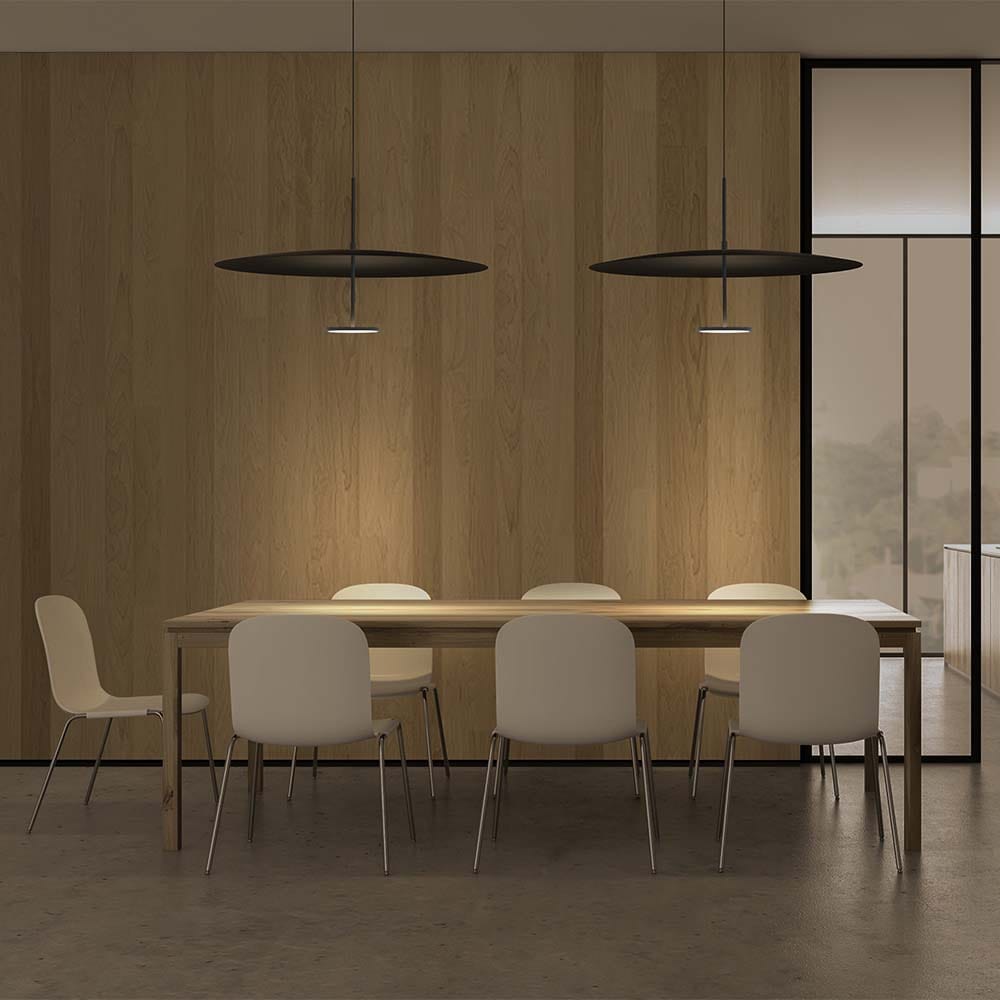 La collection Sky de Pablo Designs : des luminaires LED suspendus avec abat-jour en aluminium, bois ou feutre pour un design moderne et élégant.