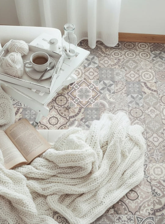 Tapis en vinyle Adama Alma Arena, faciles à nettoyer et adaptés aux foyers dynamiques.