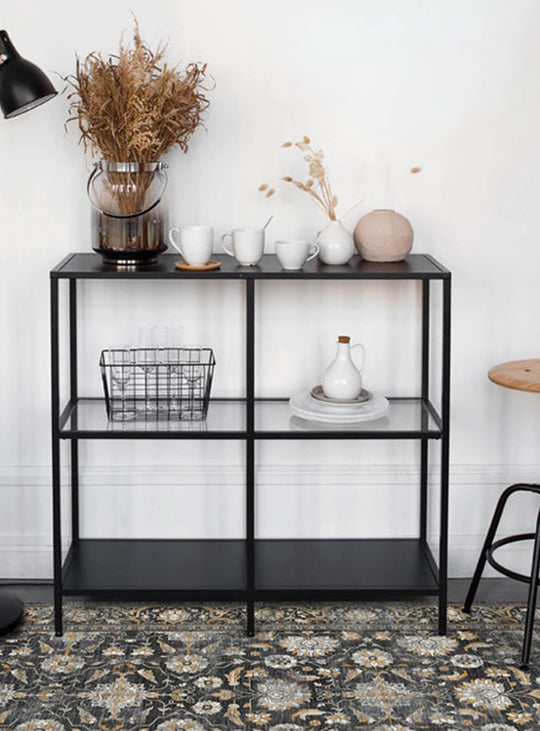 Adama Alma Bazaar : tapis en vinyle facile à entretenir au chiffon humide. noir.