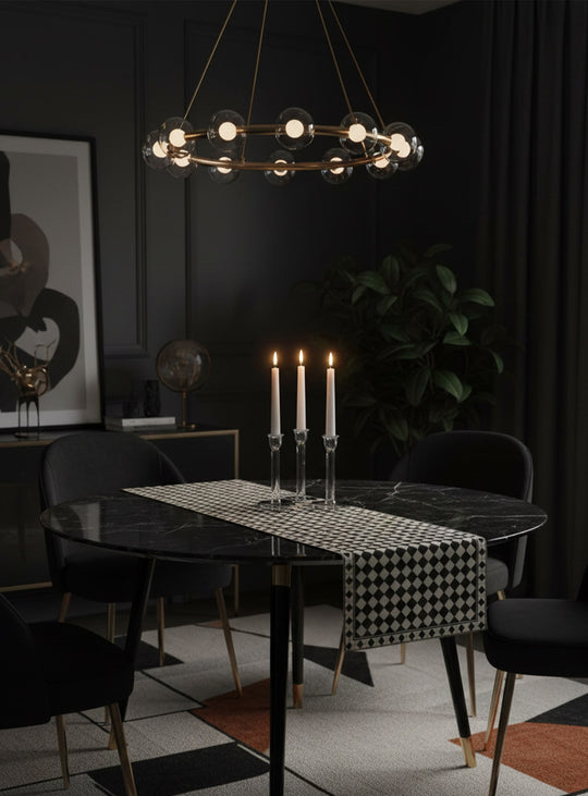 Chemins de table Adama Alma Classiques, idéals pour une table élégante et pratique. chess