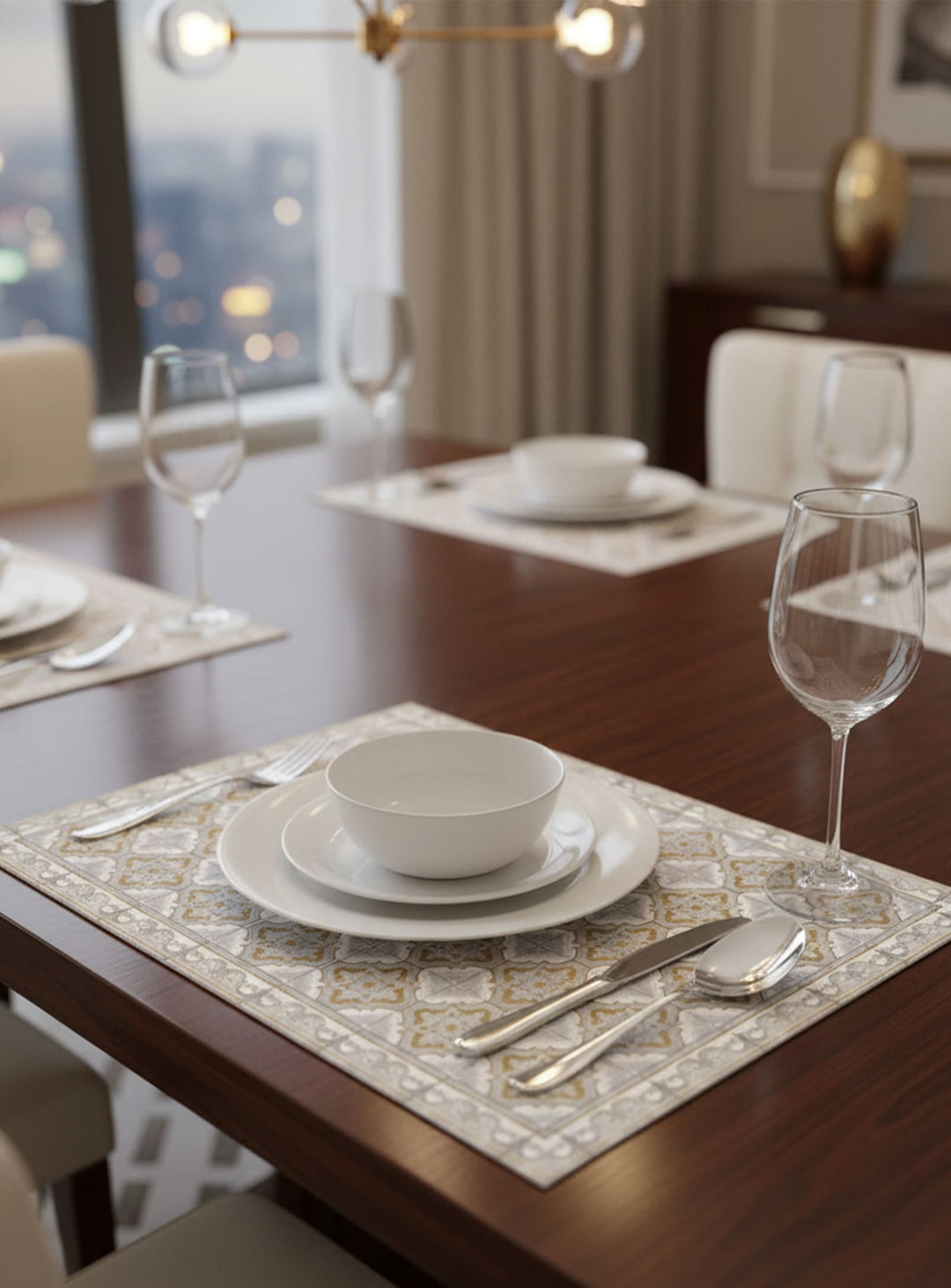 Napperons en vinyle Adama Alma Tuiles, motifs graphiques pour une table pleine de style. golden