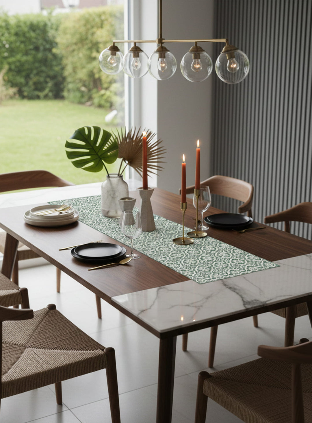 Chemins de table en vinyle Adama Alma Tuiles, motifs graphiques pour une table audacieuse. gracia