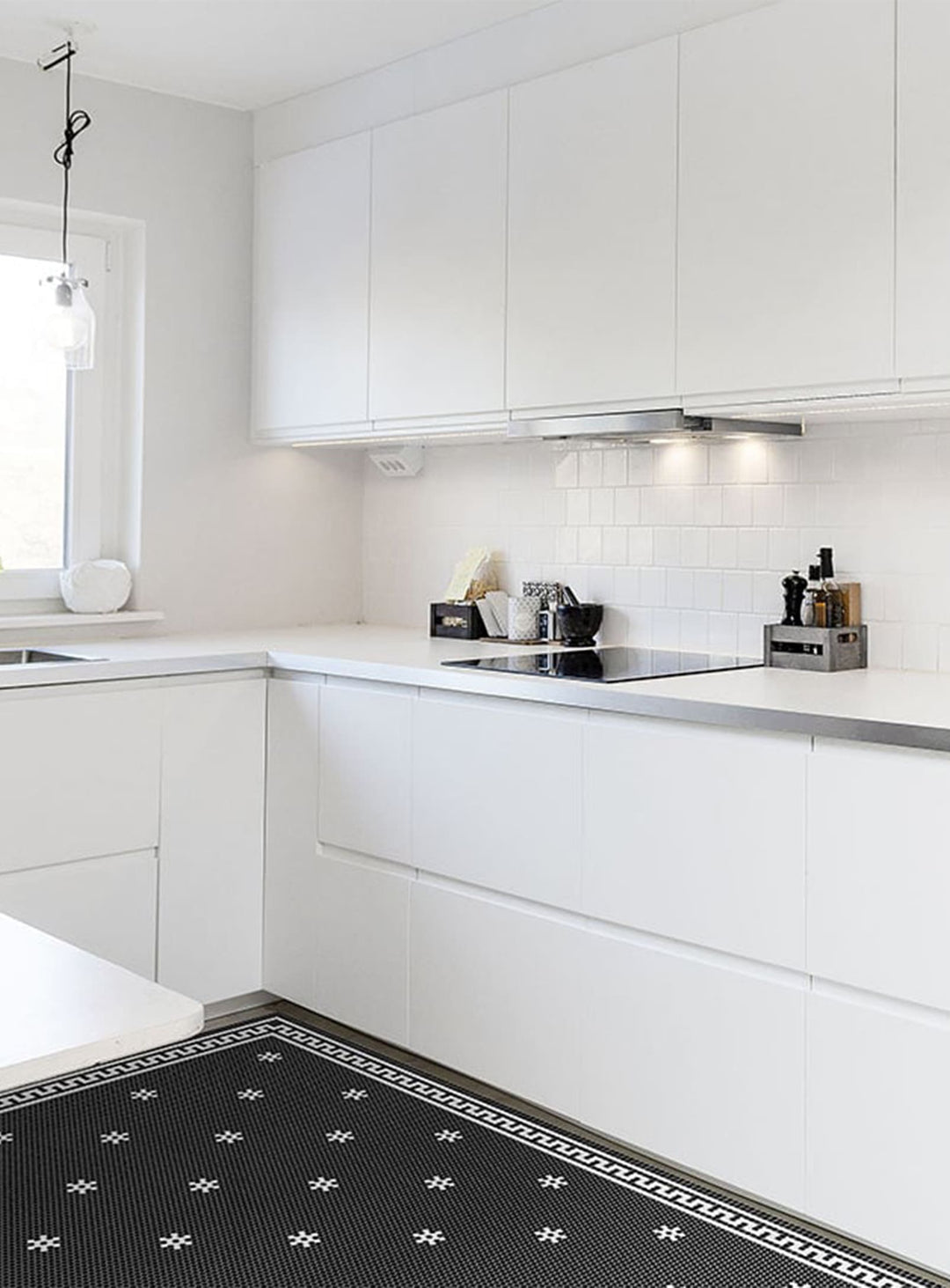 Tapis en vinyle Adama Alma Tuxedo, hypoallergéniques et sûrs pour les animaux. noir