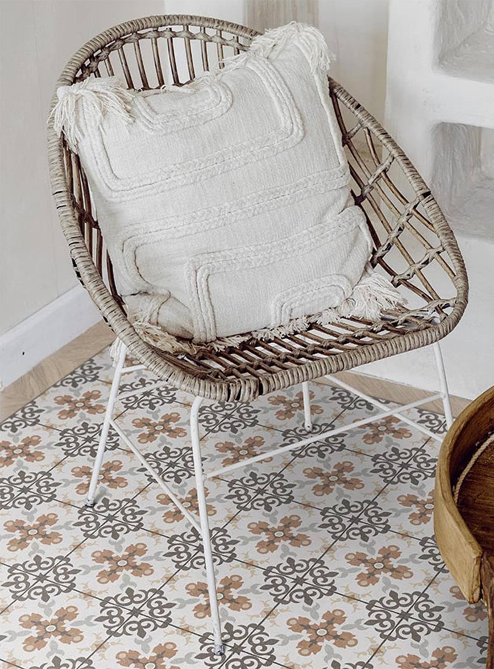 Tapis en vinyle Nutmeg Adama Alma, résistant à l’eau et idéal pour zones fréquentées.