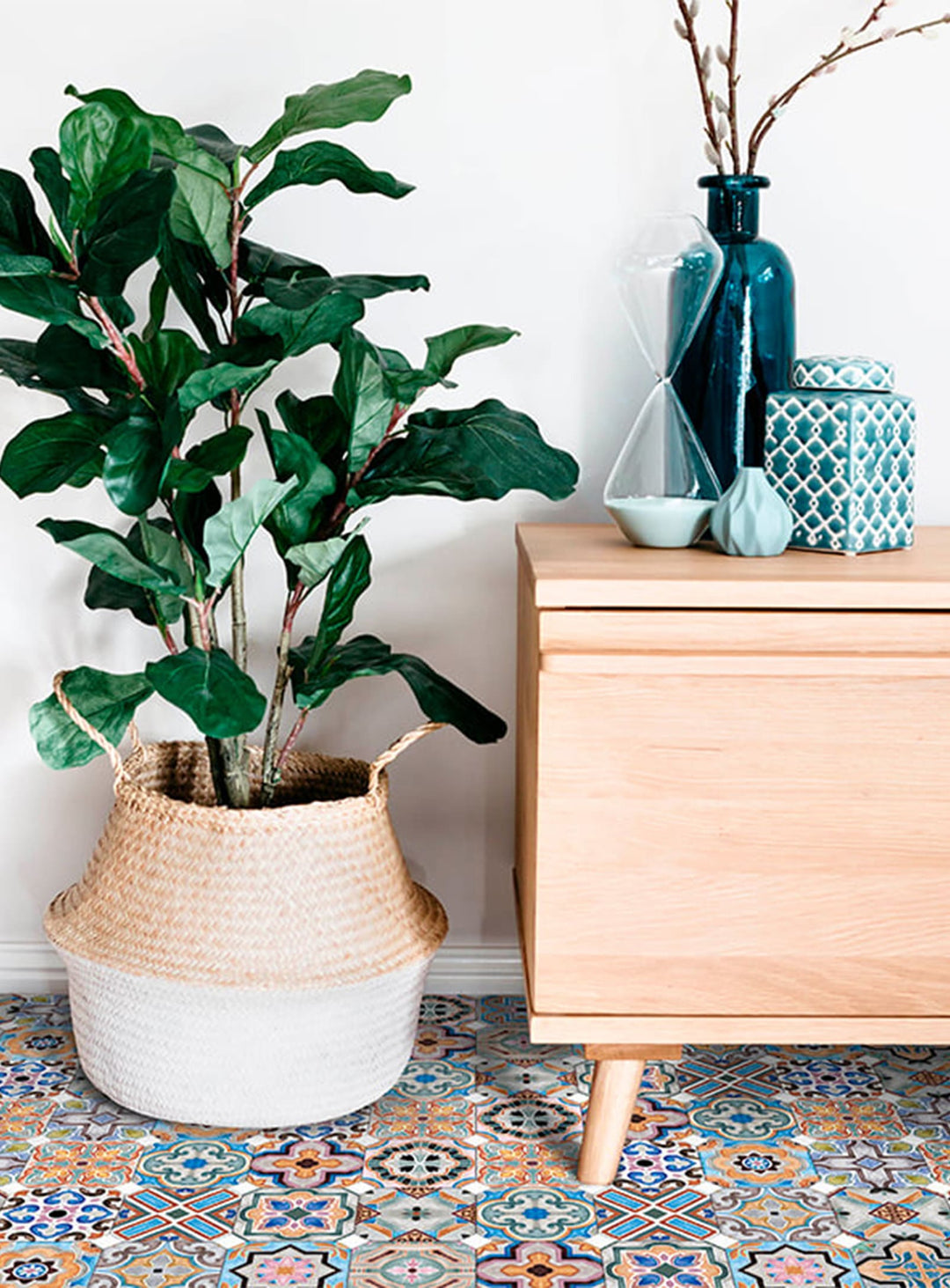 Tapis en vinyle Adama Alma Porto, faciles à nettoyer et adaptés aux foyers actifs.