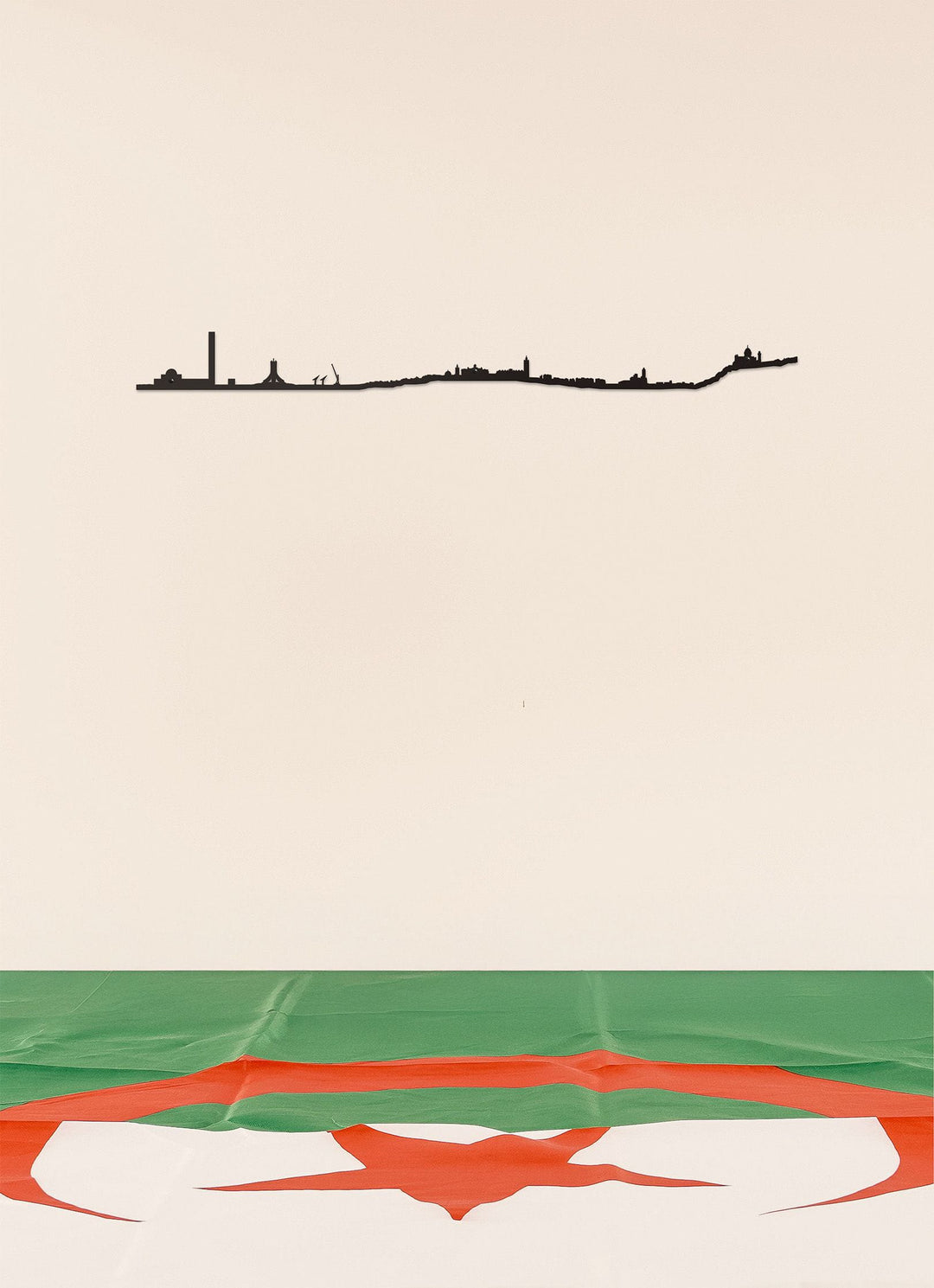 The Line Alger : décoration murale en acier inspirée de la ville blanche.