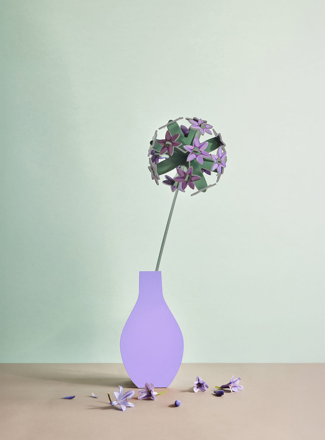 Fleur décorative Allium Studio ROOF : une fleur en papier 3D pleine de poésie.