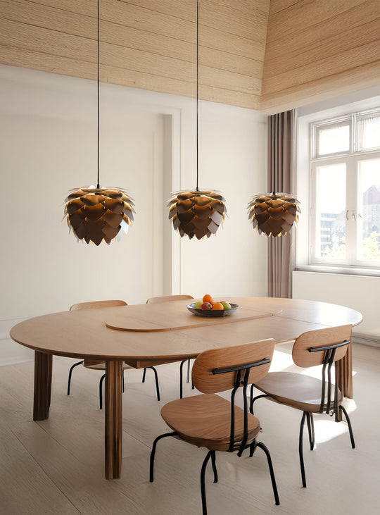 Abat-jour Umage Aluvia, suspension design aux lames en aluminium élégantes.