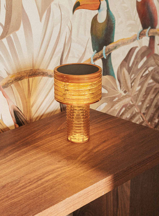 Lampe de table Ambar Newgarden : lampe design, idéale pour intérieur extérieur.
