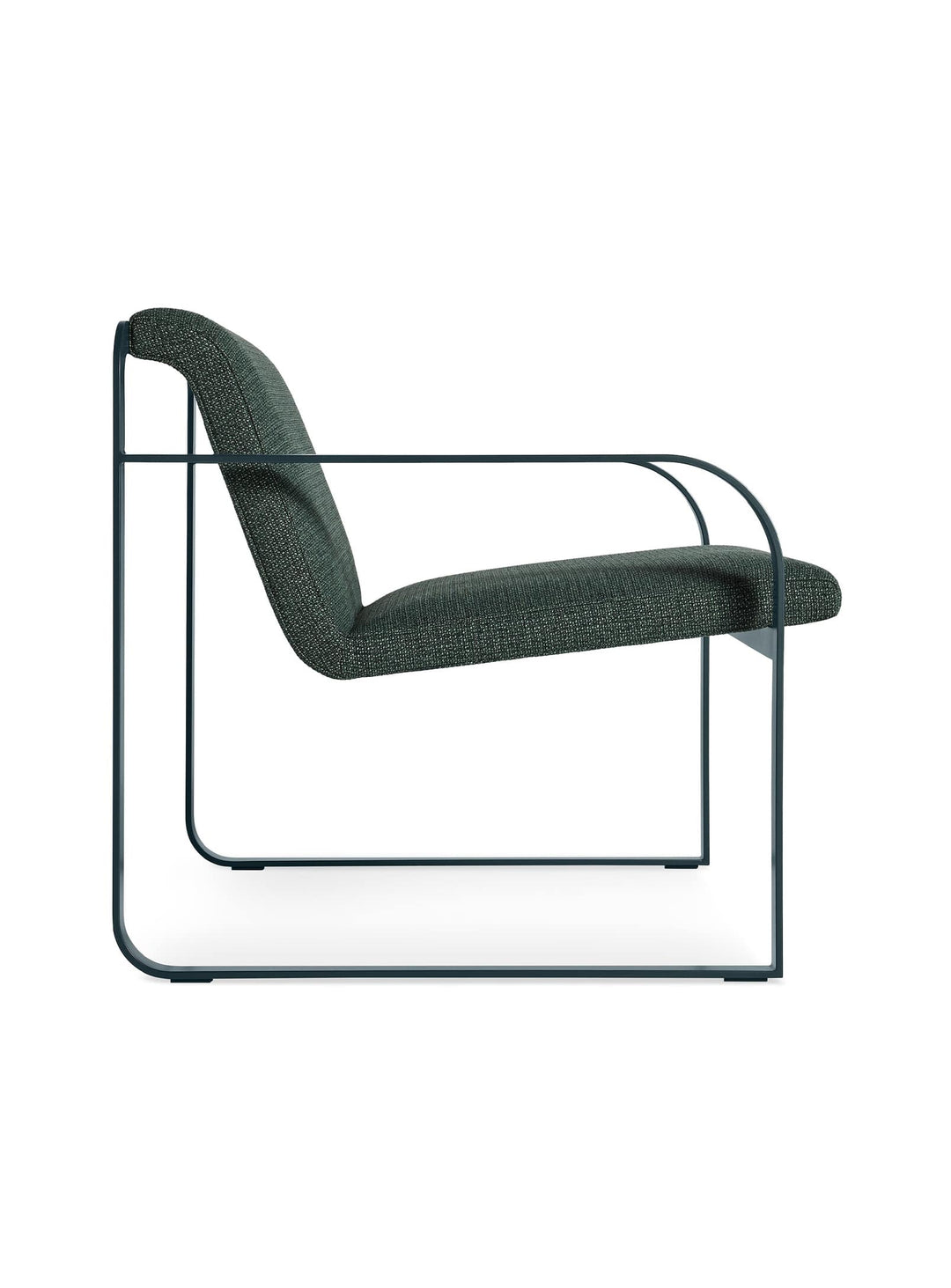 Fauteuil Skald de Blu Dot, savoir-faire italien et allure intemporelle. maharam mantle