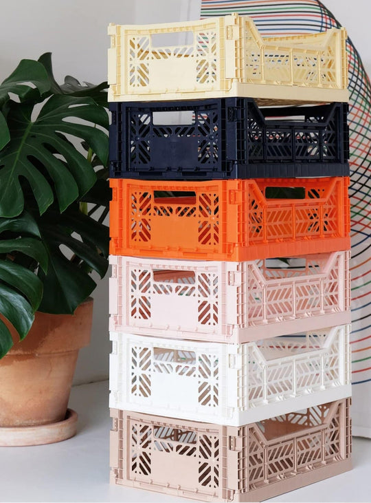 Caisses pliantes Aykasa, design simple et robuste pour un usage intérieur/extérieur.