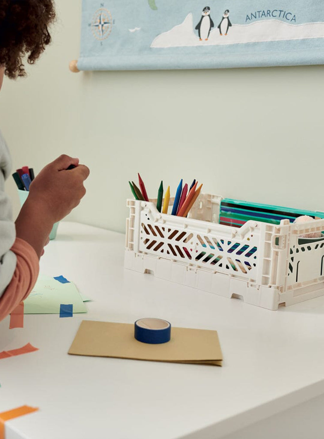 Caisses pliantes Aykasa, pratiques, colorées et ultra-polyvalentes pour tout organiser.