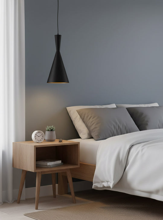 Beat Tall : suspension en métal martelé, chic et intemporelle. noir