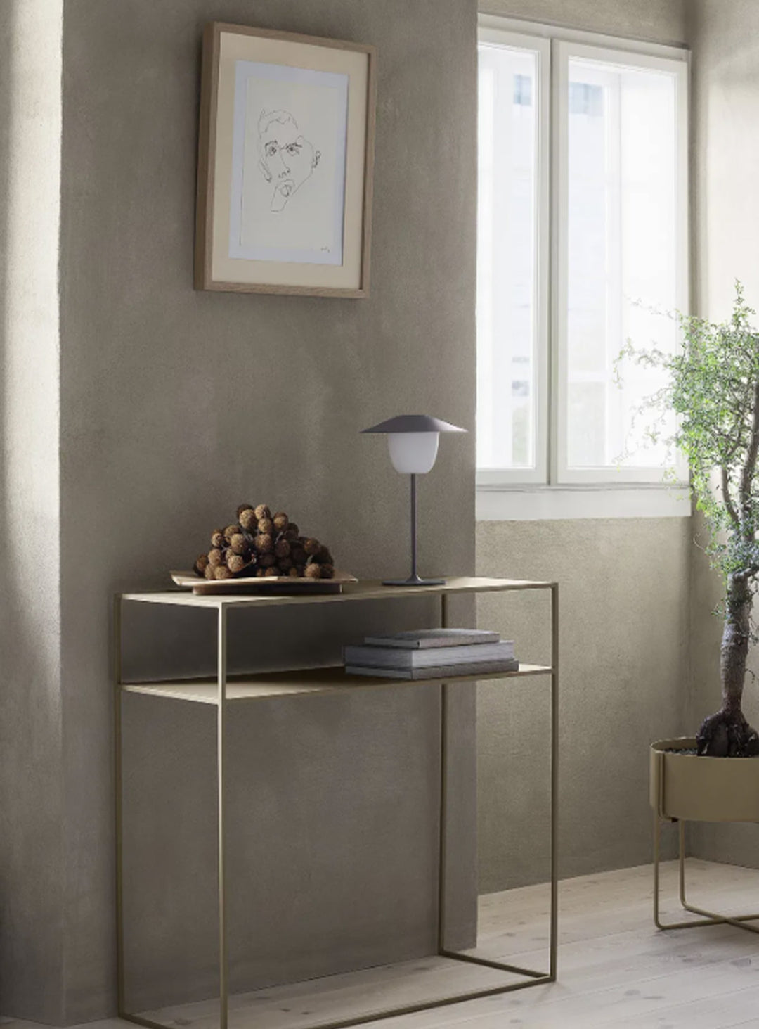 Lampe de table Blomus Ani, à poser ou suspendre selon vos envies. charbon