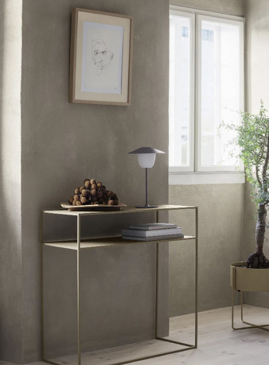 Lampe de table Blomus Ani, à poser ou suspendre selon vos envies. charbon