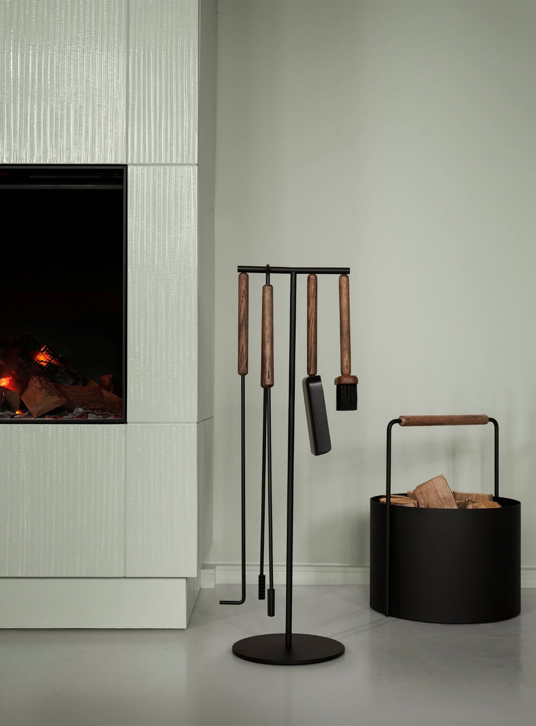 Ensemble d’outils de cheminée Blomus Ashi, design élégant et fonctionnalité parfaite. brun