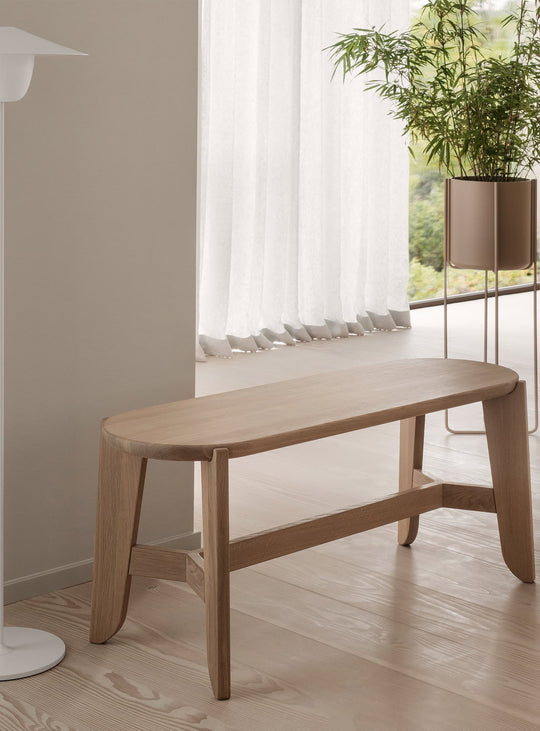 Banc en chêne Blomus Eli, design élégant et bois massif durable.