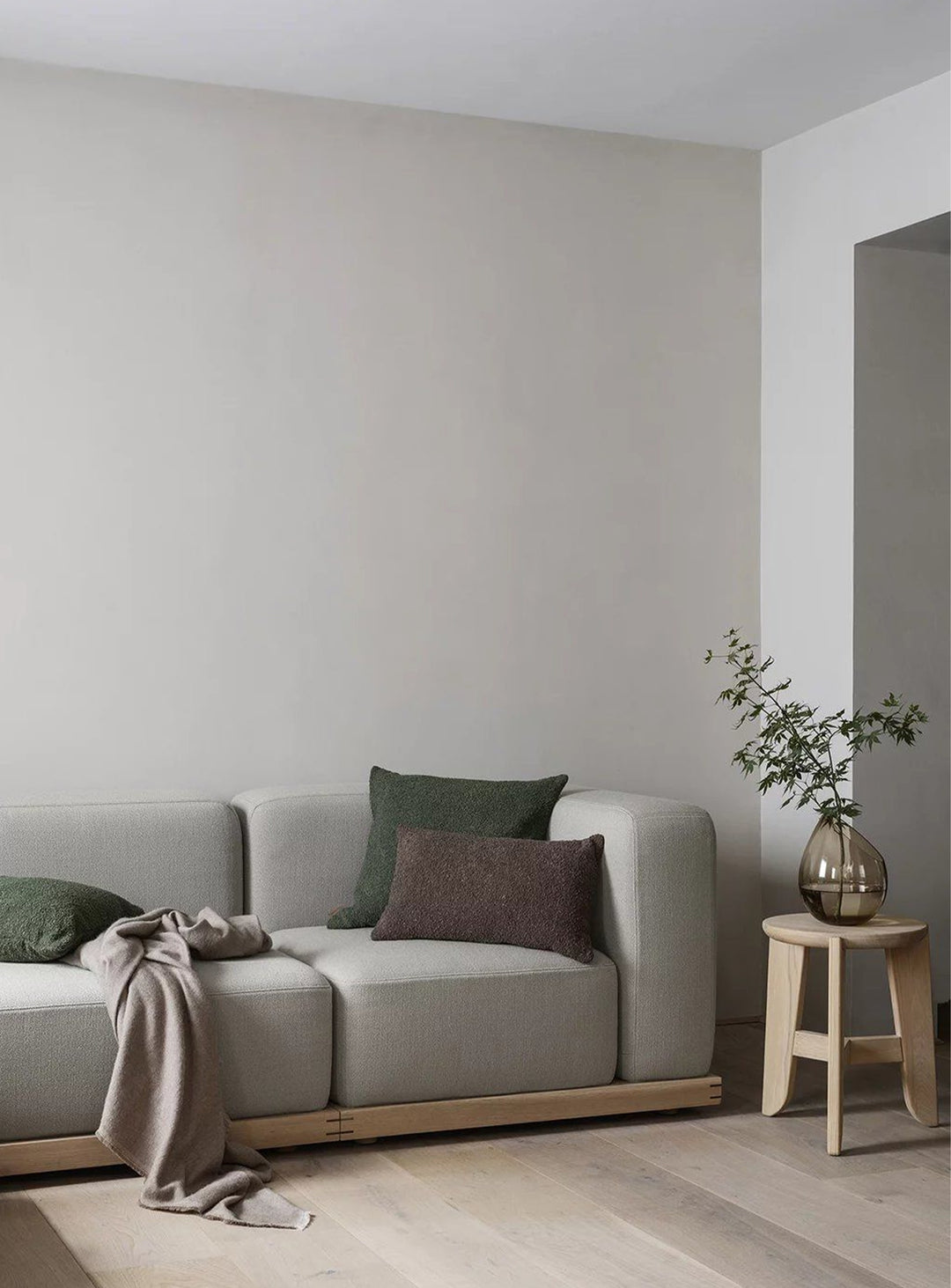 Tabouret Blomus Eli, design chaleureux pensé pour durer toute une vie.