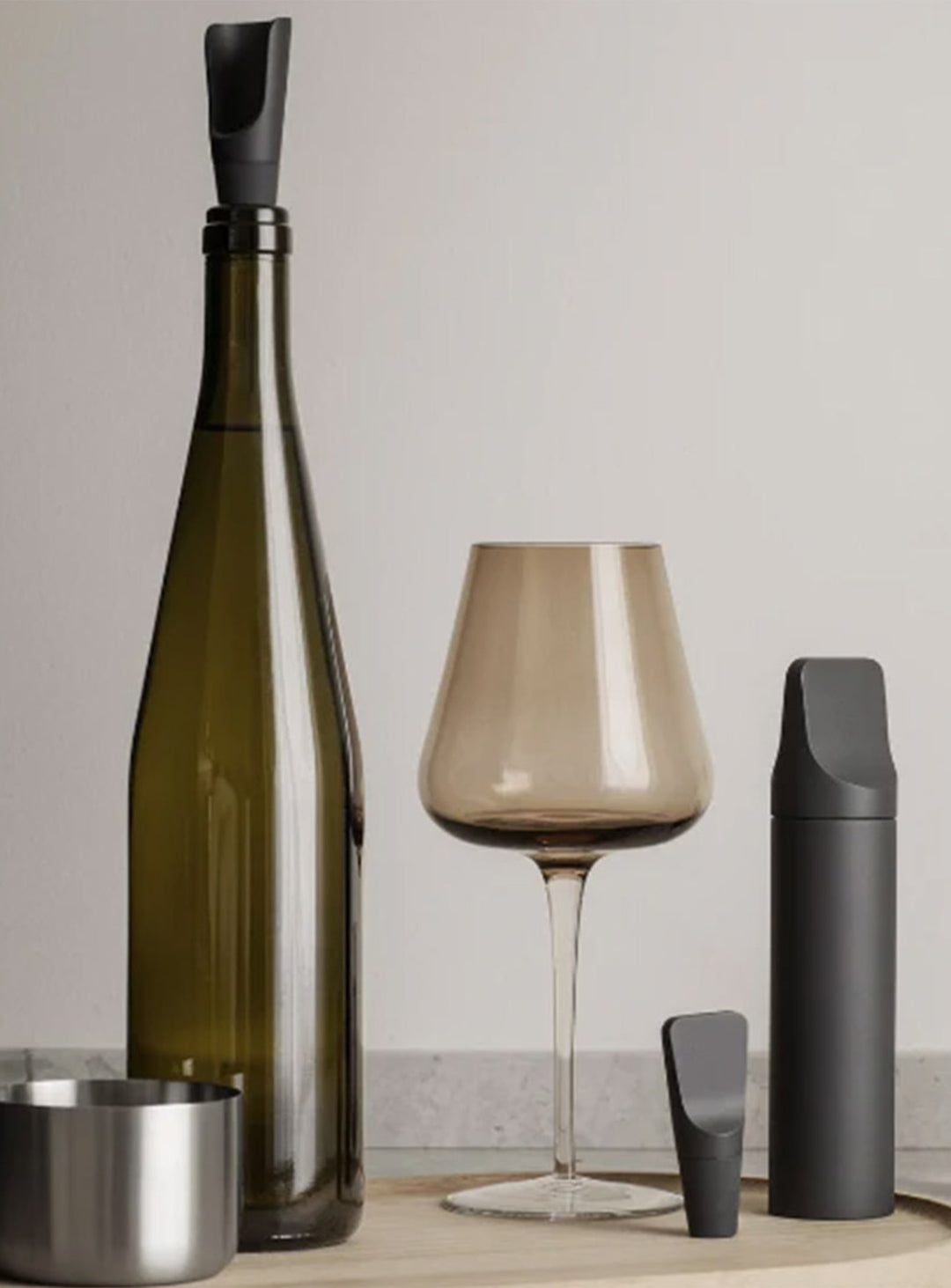 Ensemble d’accessoires pour le vin Blomus Ilo, précision et élégance à table. charbon