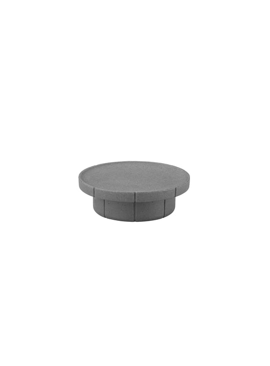 Porte-savon Kua de Blomus en polyrésine recyclée, idéal pour accueillir savon, bijoux ou petits objets. charbon
