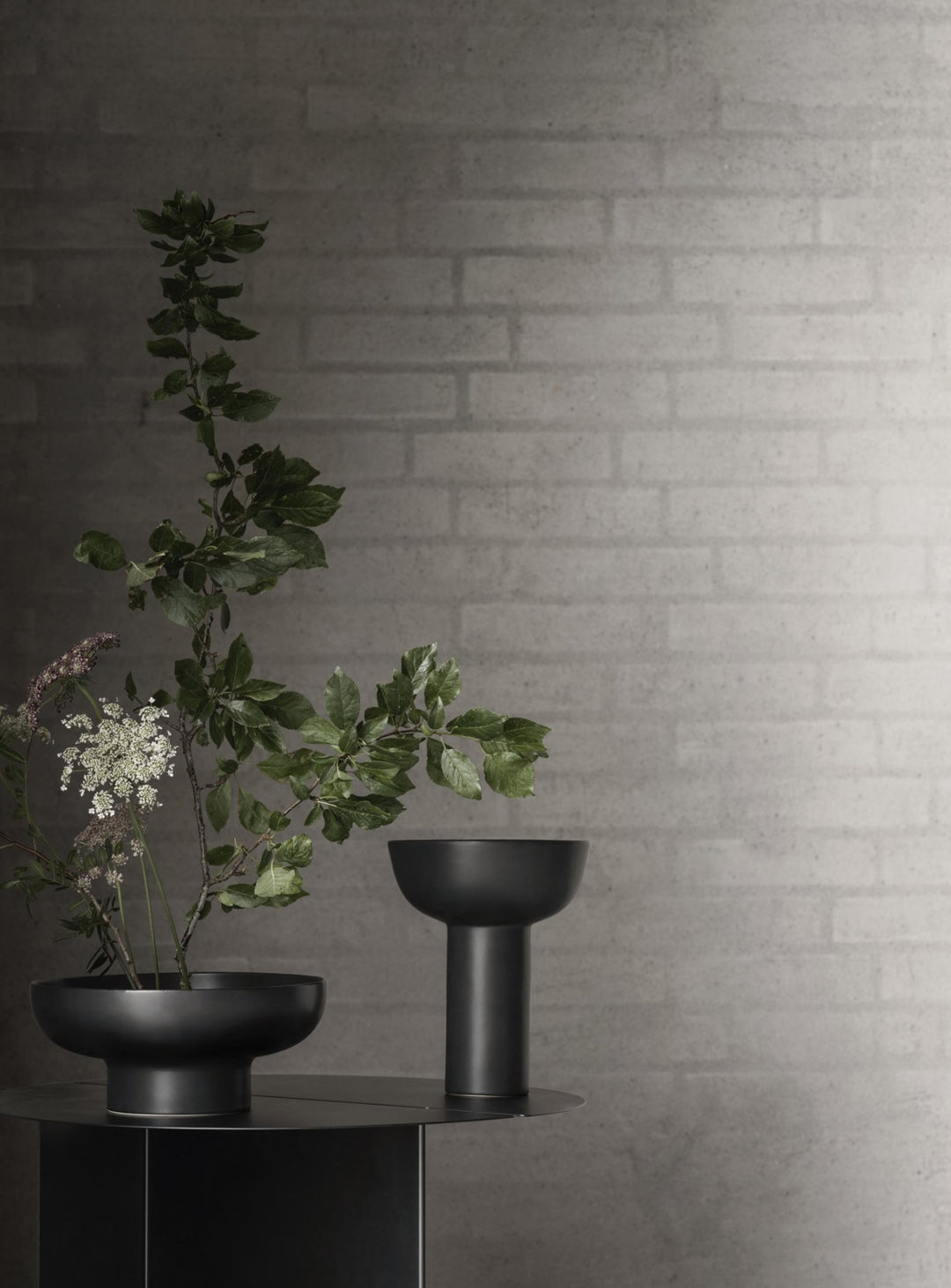 Vase Blomus Miyabi, design japonais inspiré de l’art de l’ikebana. noir