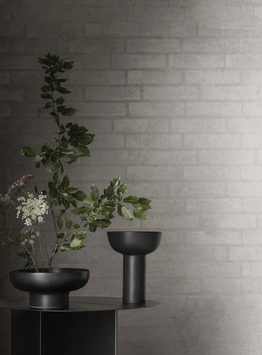 Vase Blomus Miyabi, design japonais inspiré de l’art de l’ikebana. noir