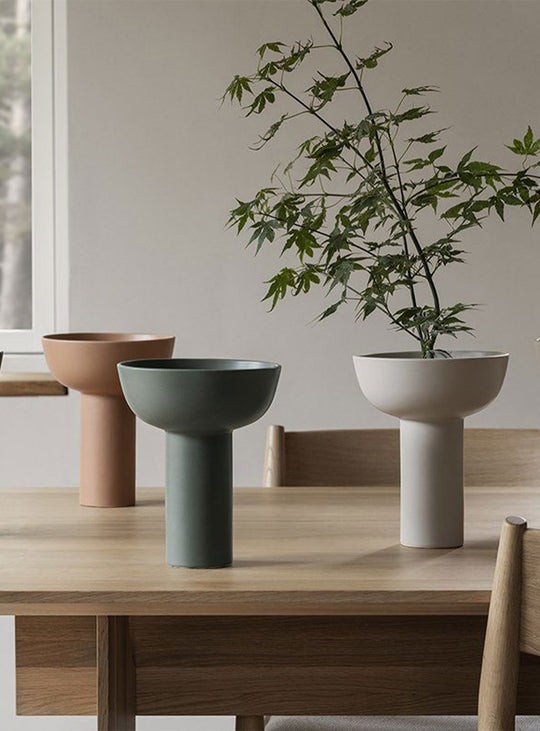 Vase Blomus Miyabi, une pièce design pour sublimer votre intérieur. vert canard