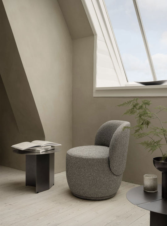 Table d’appoint Blomus Oru, montage sans outil et usage polyvalent. métal brulé