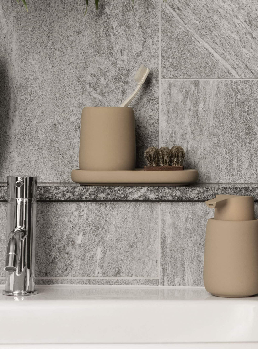 Blomus SONO : plateau ovale élégant, à laver à la main. Camel.