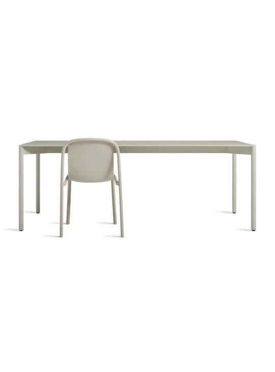 Blu Dot Comeuppance : table moderne pour repas stylés à 6 ou 8. Beige.