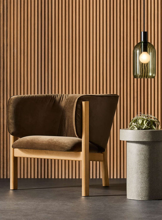 Fauteuil All In Blu Dot : fauteuil design, confort enveloppant et style contemporain. coffee velvet