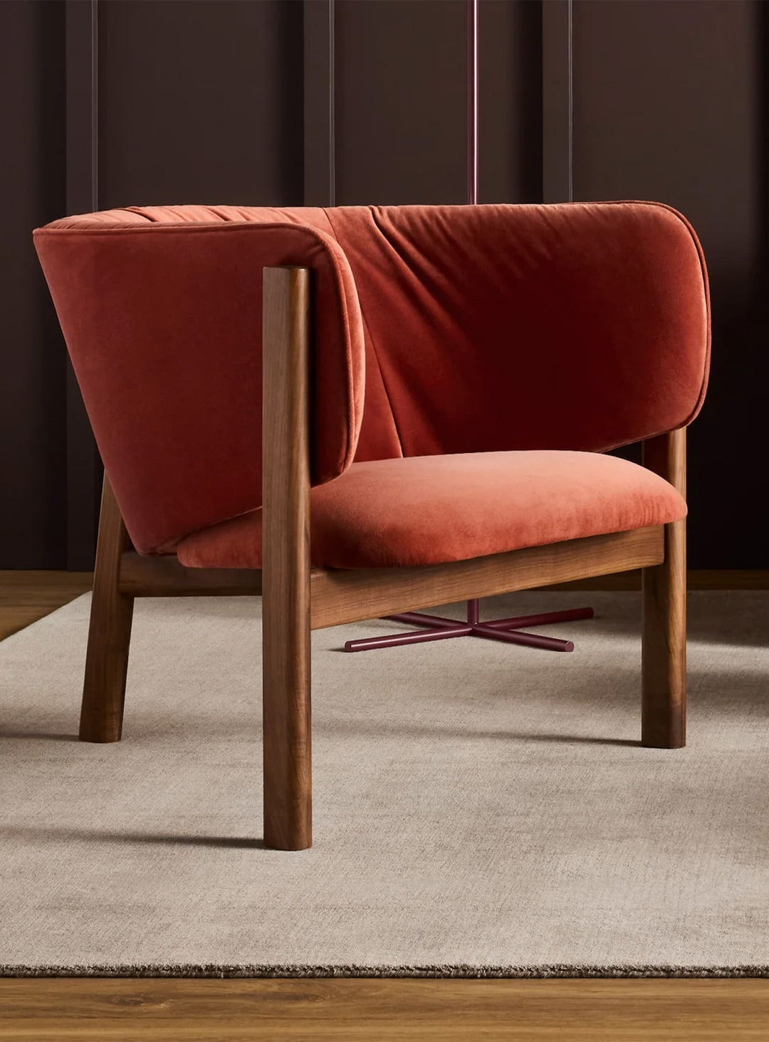 Fauteuil All In Blu Dot : fauteuil design, pièce forte pour salon. tomato velvet