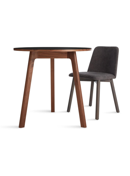 Table design Apt Blu Dot : simplicité nordique et convivialité. noir.