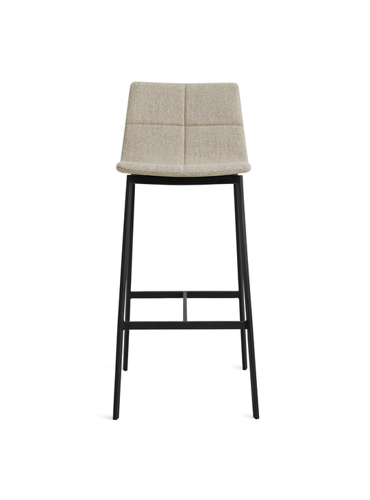 Tabouret de bar Between Us Blu Dot : tabouret contemporain, confort et élégance. tait stone
