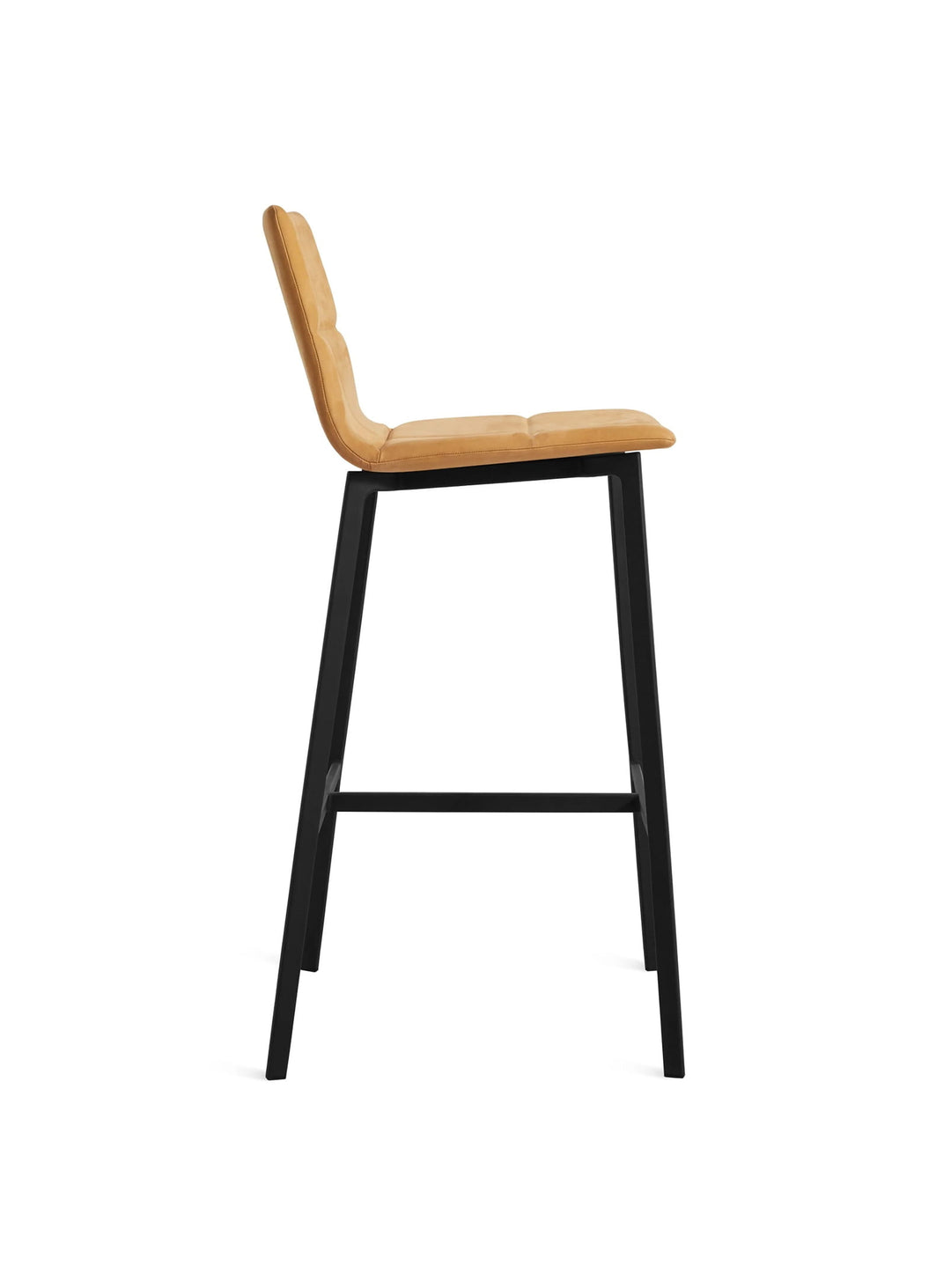 Tabouret de bar Between Us Blu Dot : tabouret design, structure métal et bois. camel leather