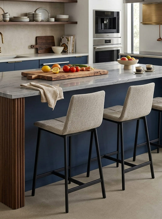 Tabouret de comptoir Between Us Blu Dot : tabouret moderne, look élégant et léger. tait stone