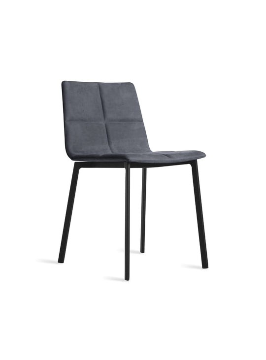 Chaise Between Us Blu Dot : chaise design, idéale pour salle à manger. ink leather