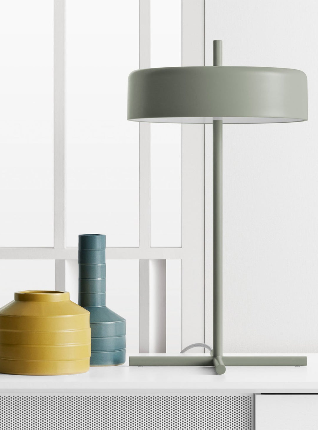 La Bobber Blu Dot : une lampe LED moderne, durable et au style raffiné. Vert.