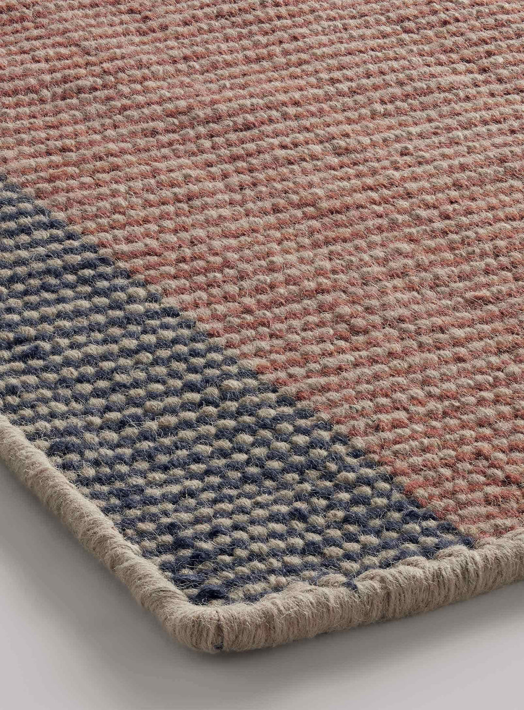 Tapis Bousta Blu Dot : laine dense, confort durable et style moderne. mix 3